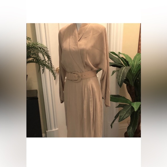 40’s STYLE DRESS Vintage Y2K Very Chic & Classy Tan - Picture 3 of 17